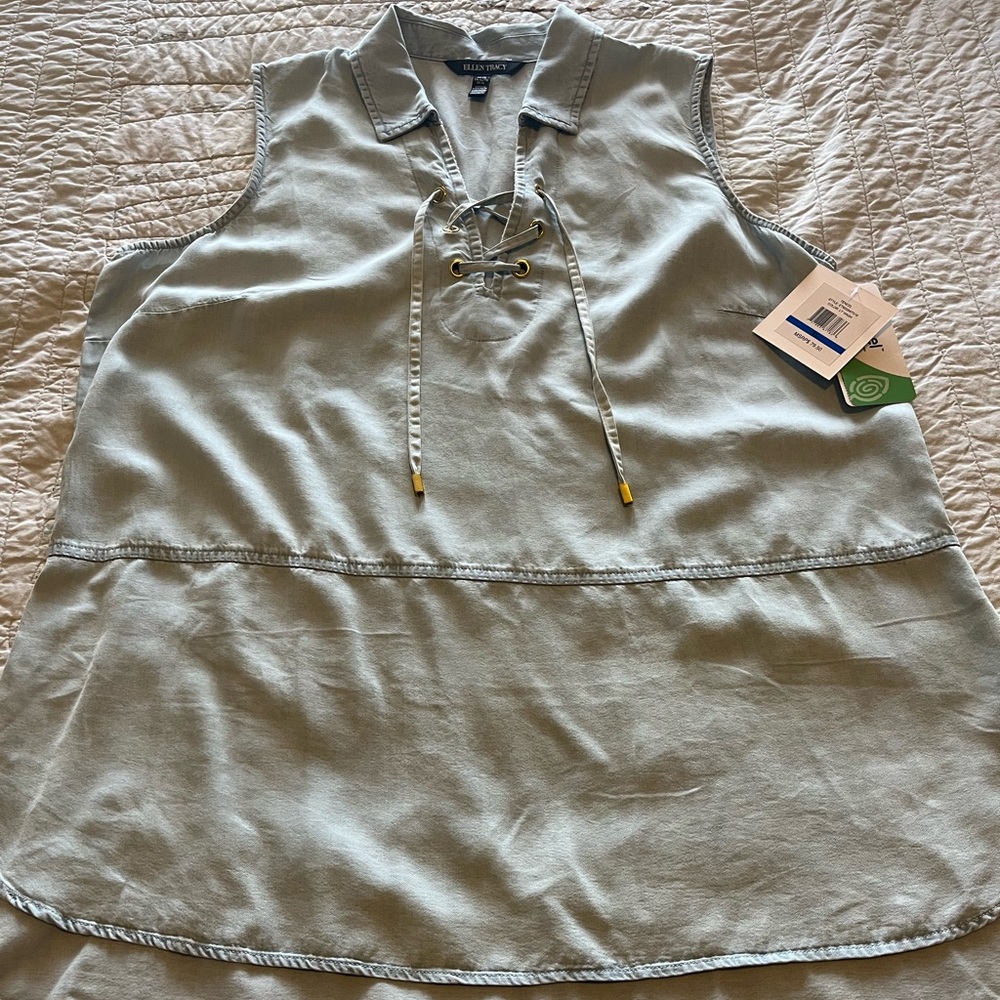 NWT Ellen Tracy Chambray lace up top, size XL